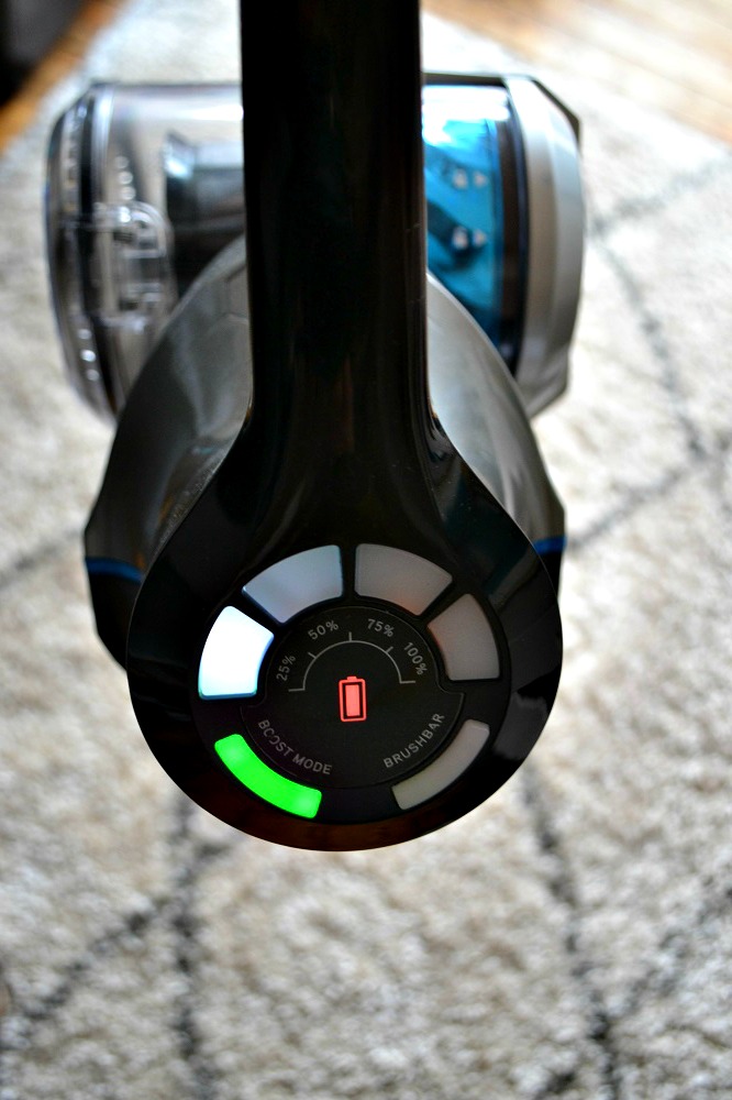 Rechargeable vacuum cleaner