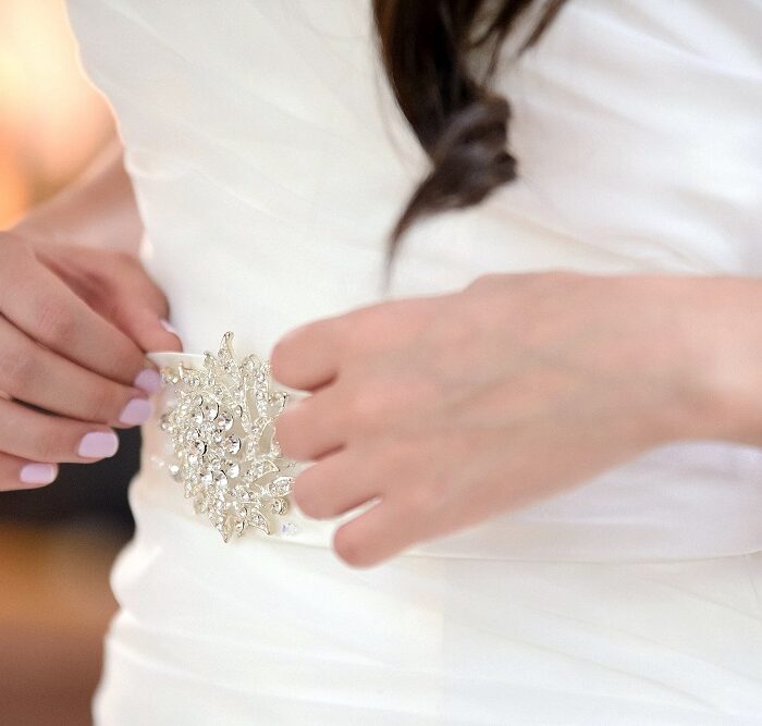 Creative Ways to use Vintage Brooches for your Wedding