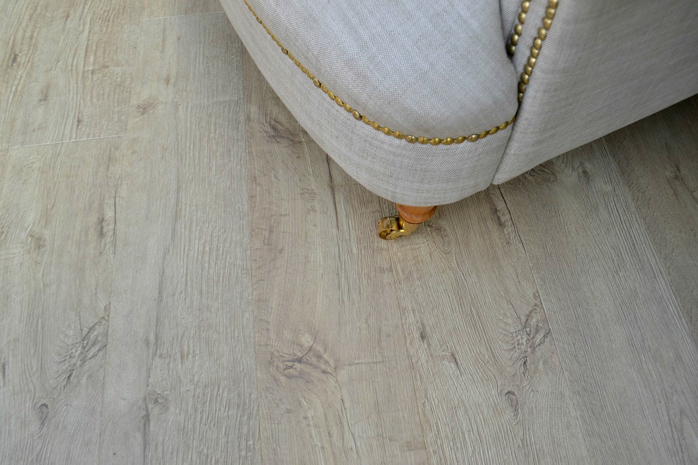 Realistic wood laminate flooring