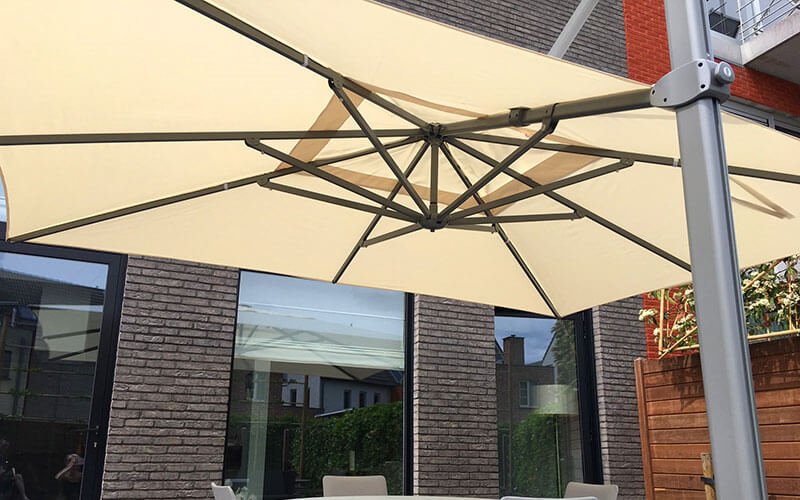 Cantilever parasol