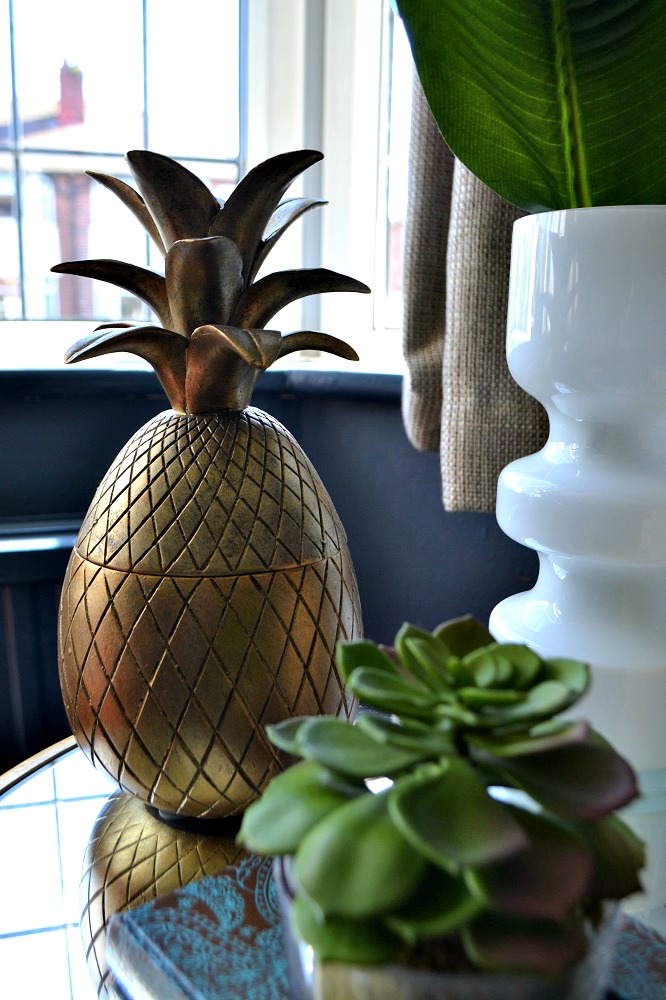 Gold pineapple