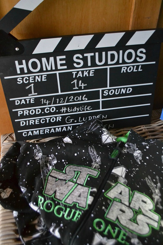 Clapperboard prop