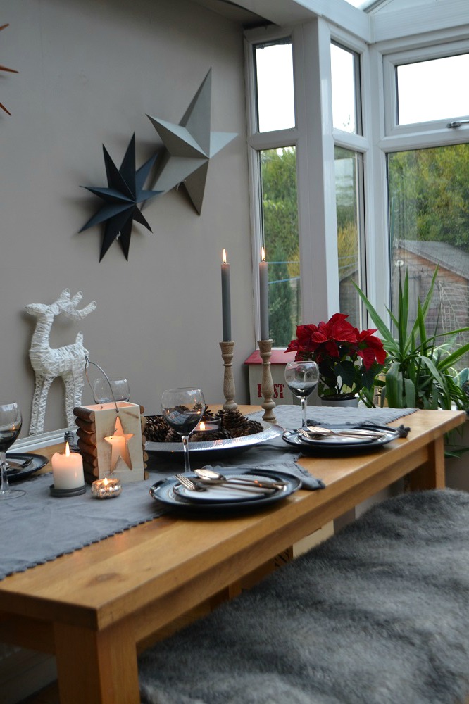 Neutral Christmas table