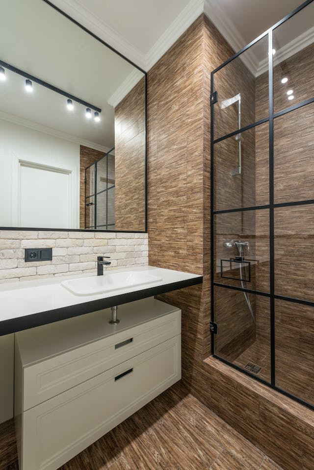 Different Types of Shower Glass Doors for Your Bathroom Upgrade